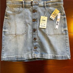 kensie Light Wash Button-Front Denim Mini Skirt